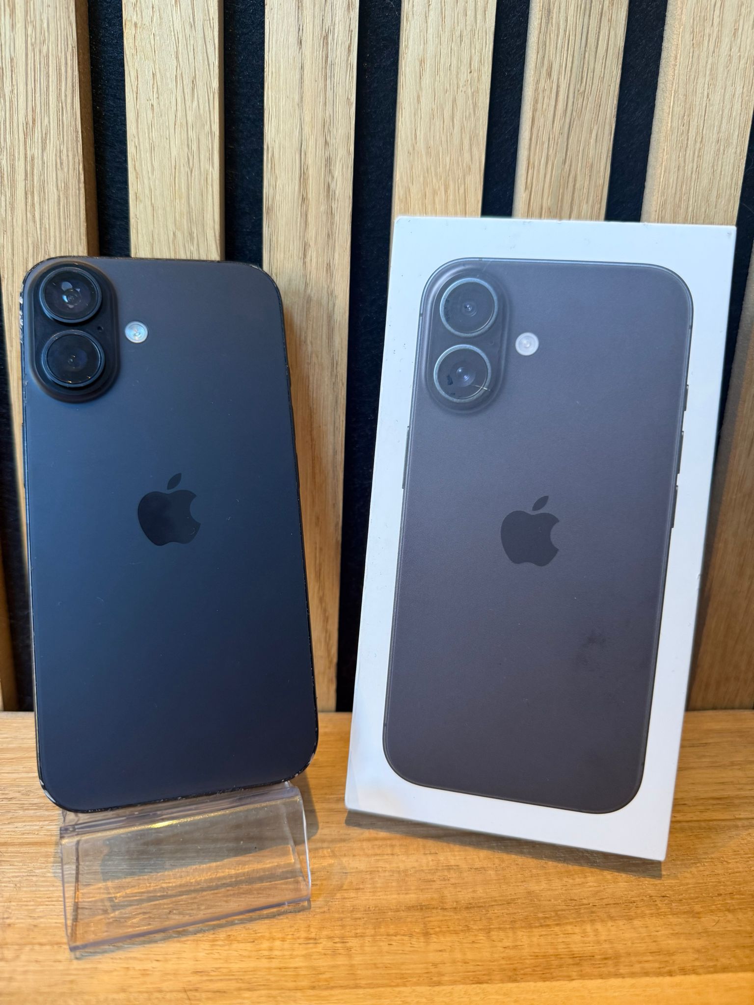 iPhone 16