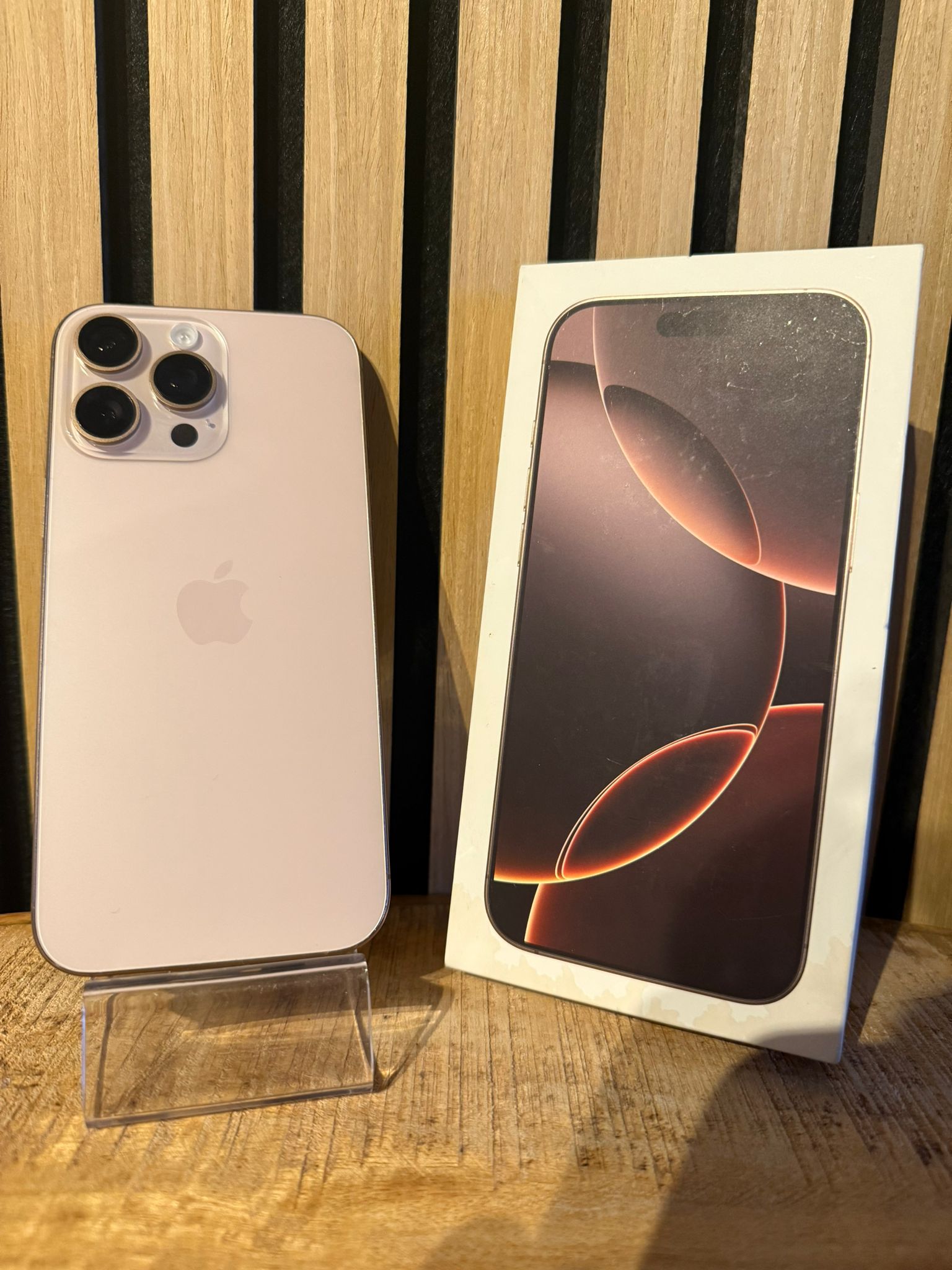 iPhone 16 Pro Max